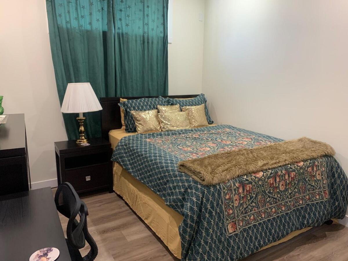 Charming Oasis Tranquil 8 Min Airport, Ac