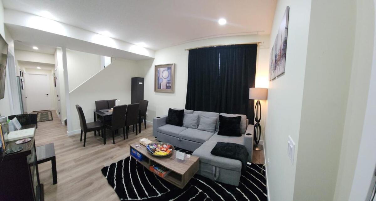 Charming Oasis Tranquil 8 Min Airport, Ac Apartment Calgary