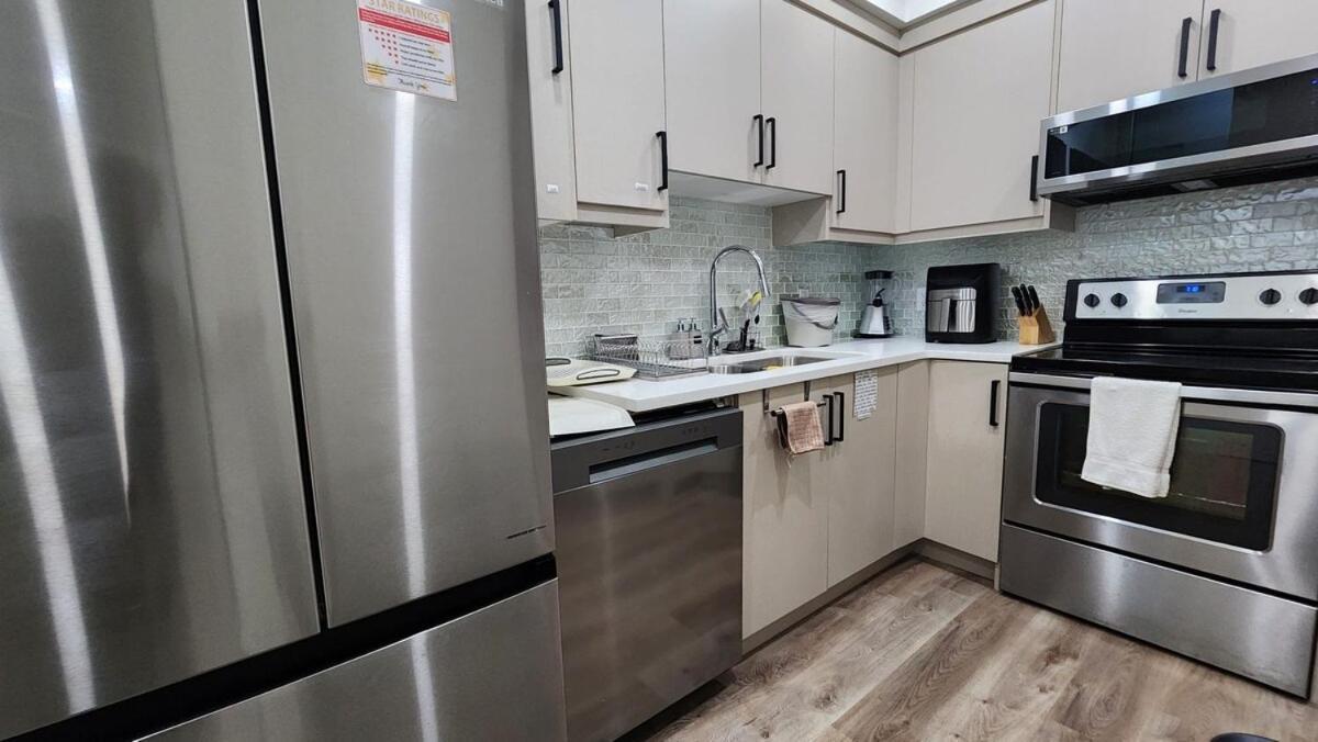 Charming Oasis Tranquil 8 Min Airport, Ac * Calgary