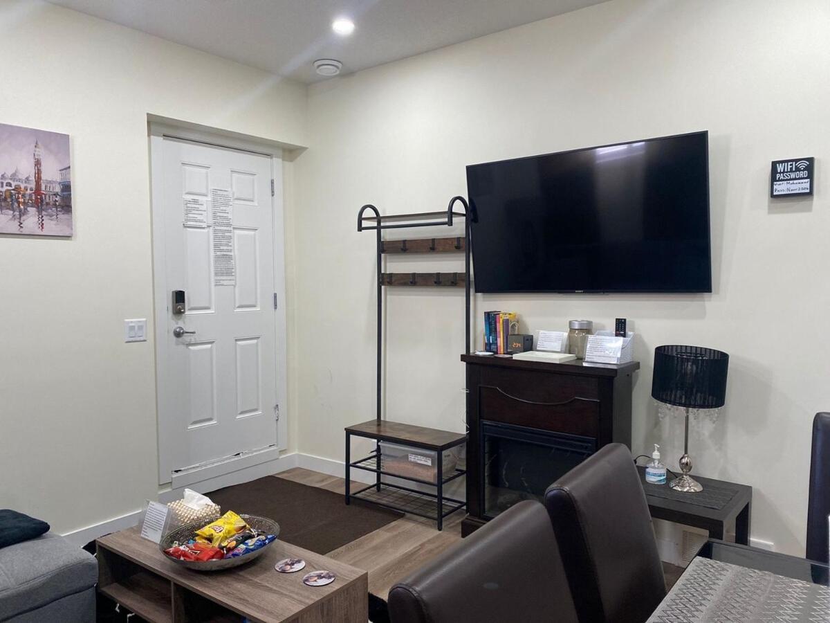 Charming Oasis Tranquil 8 Min Airport, Ac Apartment
