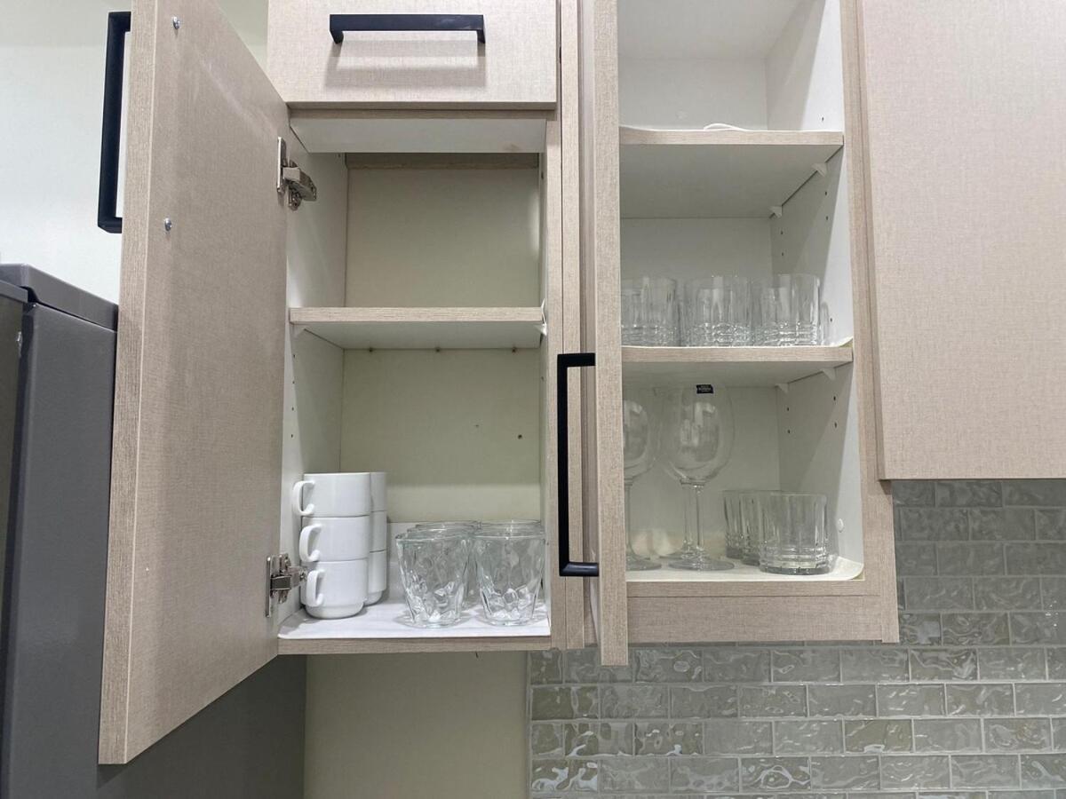 Charming Oasis Tranquil 8 Min Airport, Ac Apartment *
