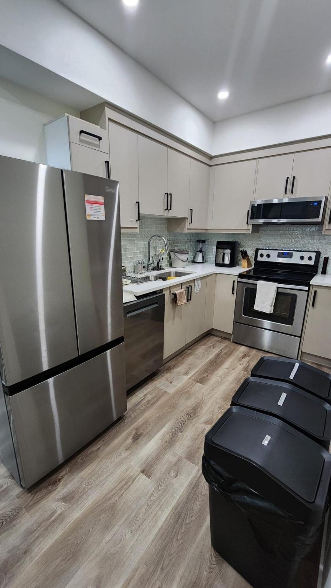 Apartment Charming Oasis Tranquil 8 Min Airport, Ac Calgary