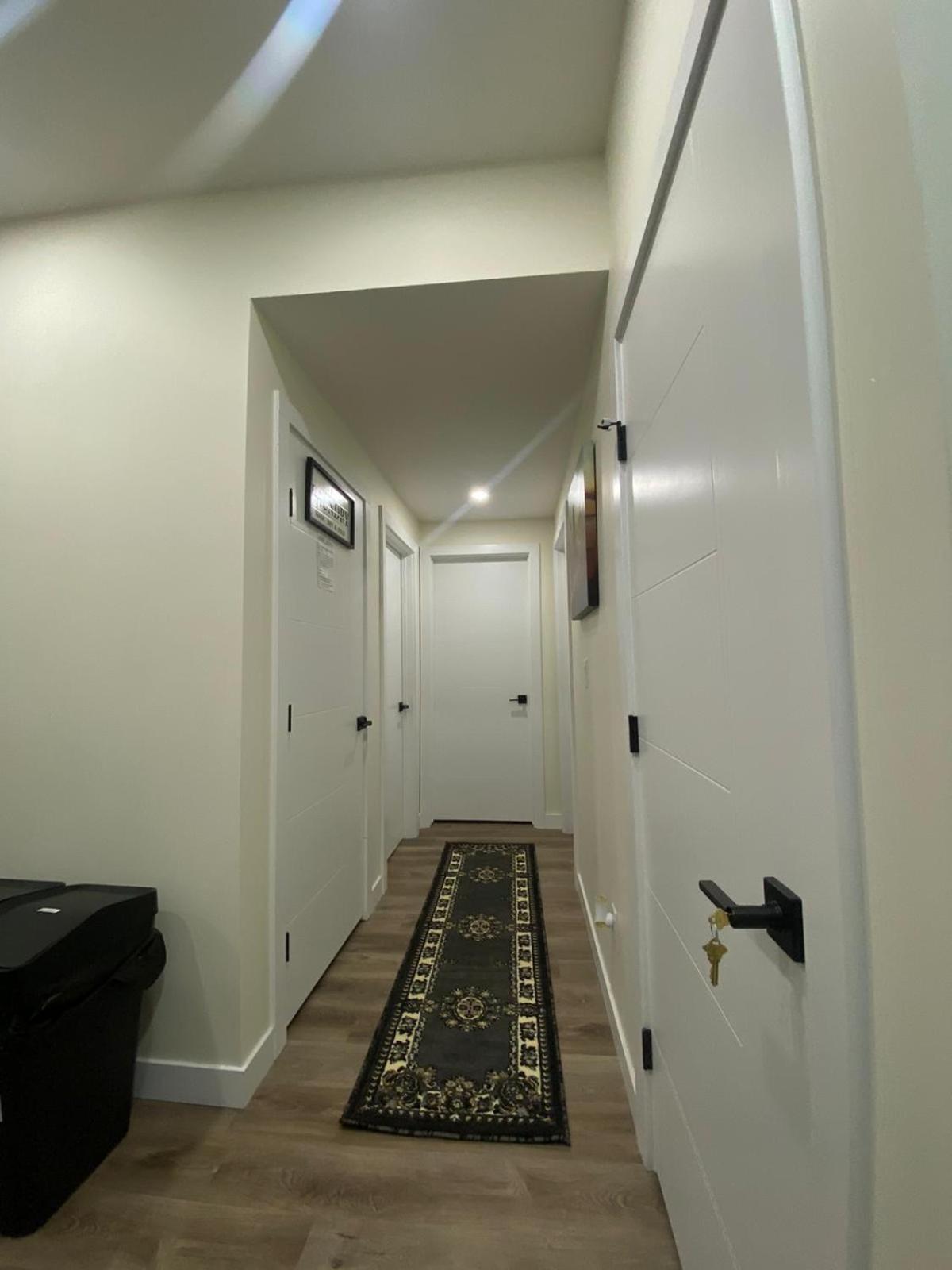 Charming Oasis Tranquil 8 Min Airport, Ac Apartment
