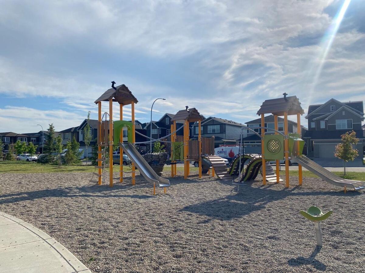Charming Oasis Tranquil 8 Min Airport, Ac * Calgary