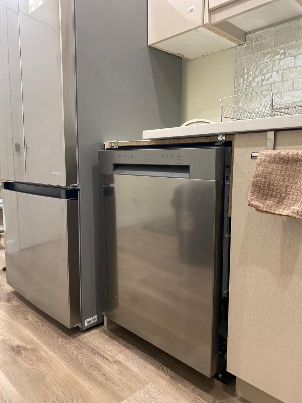 Apartment Charming Oasis Tranquil 8 Min Airport, Ac *