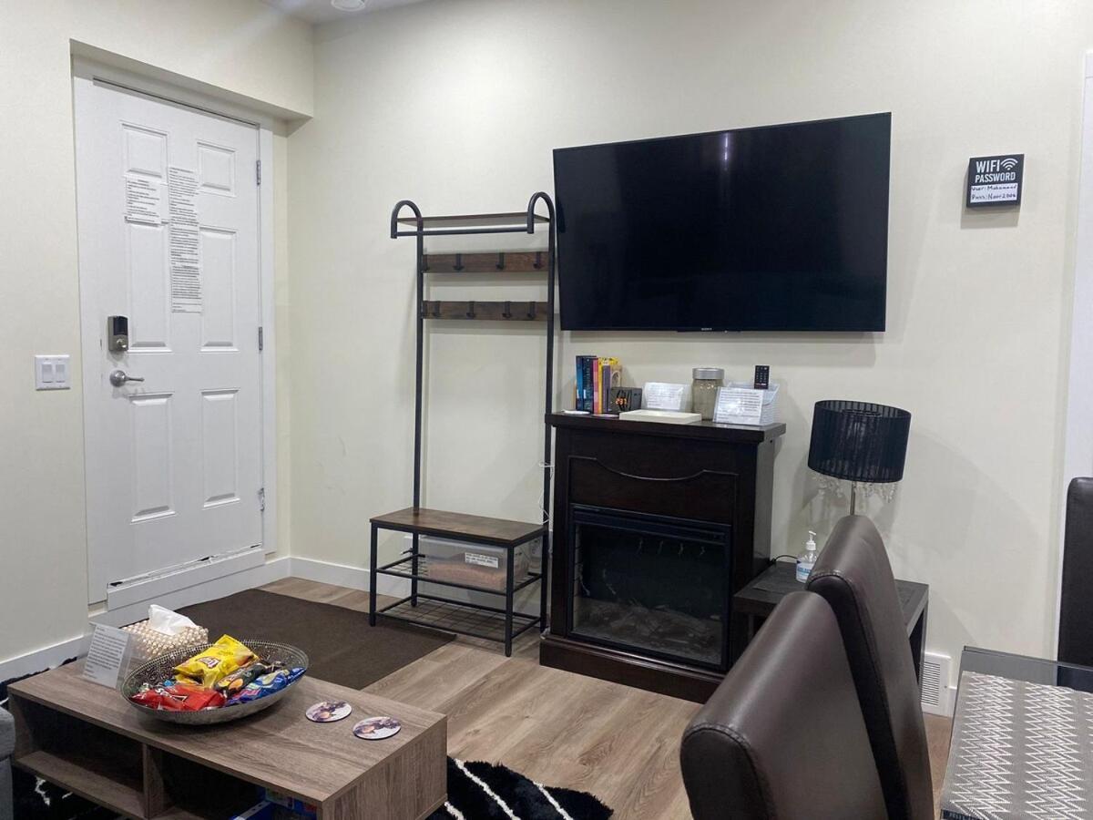 Charming Oasis Tranquil 8 Min Airport, Ac Calgary