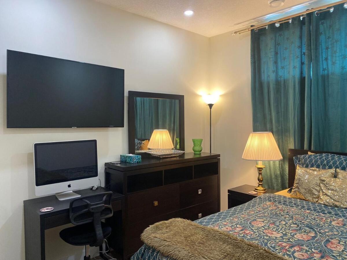 Charming Oasis Tranquil 8 Min Airport, Ac Apartment